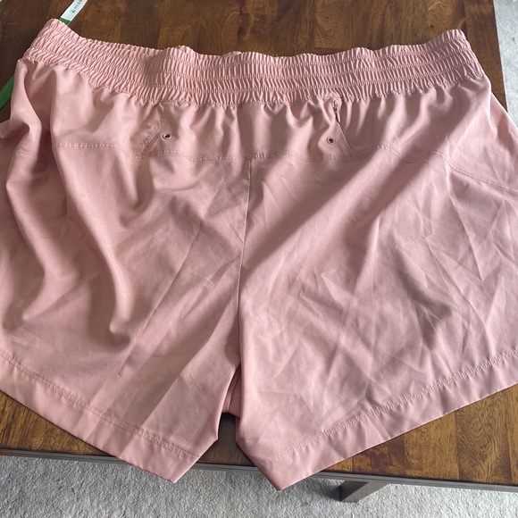 Old Navy XXL workout shorts NWOT - Picture 2 of 5